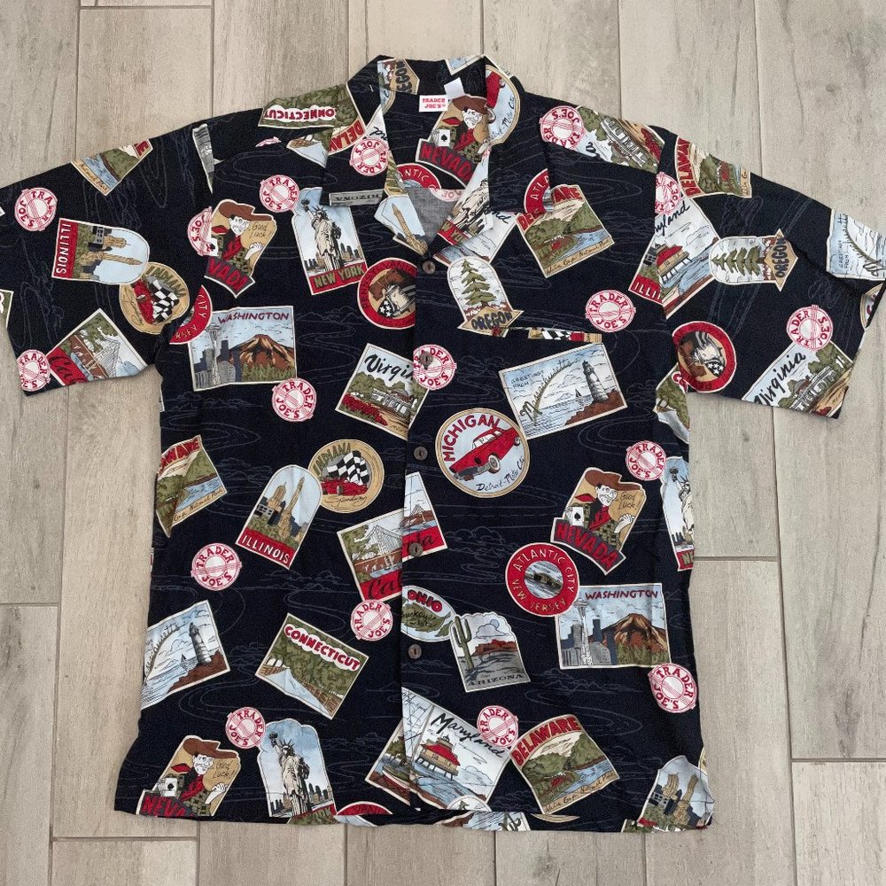 Trader Joe's Hawaiian Aloha Shirt United States Postcard Coconut Buttons Mens Sz